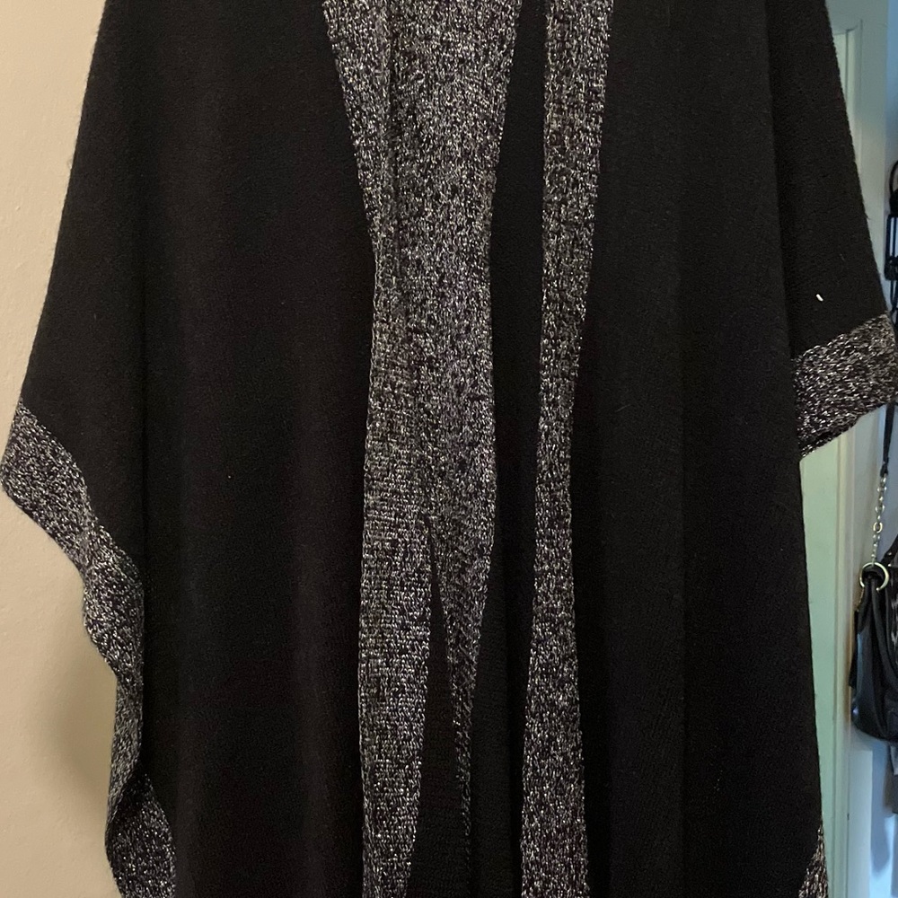 Chic Black and Gray Shrugs & Ponchos Sweater